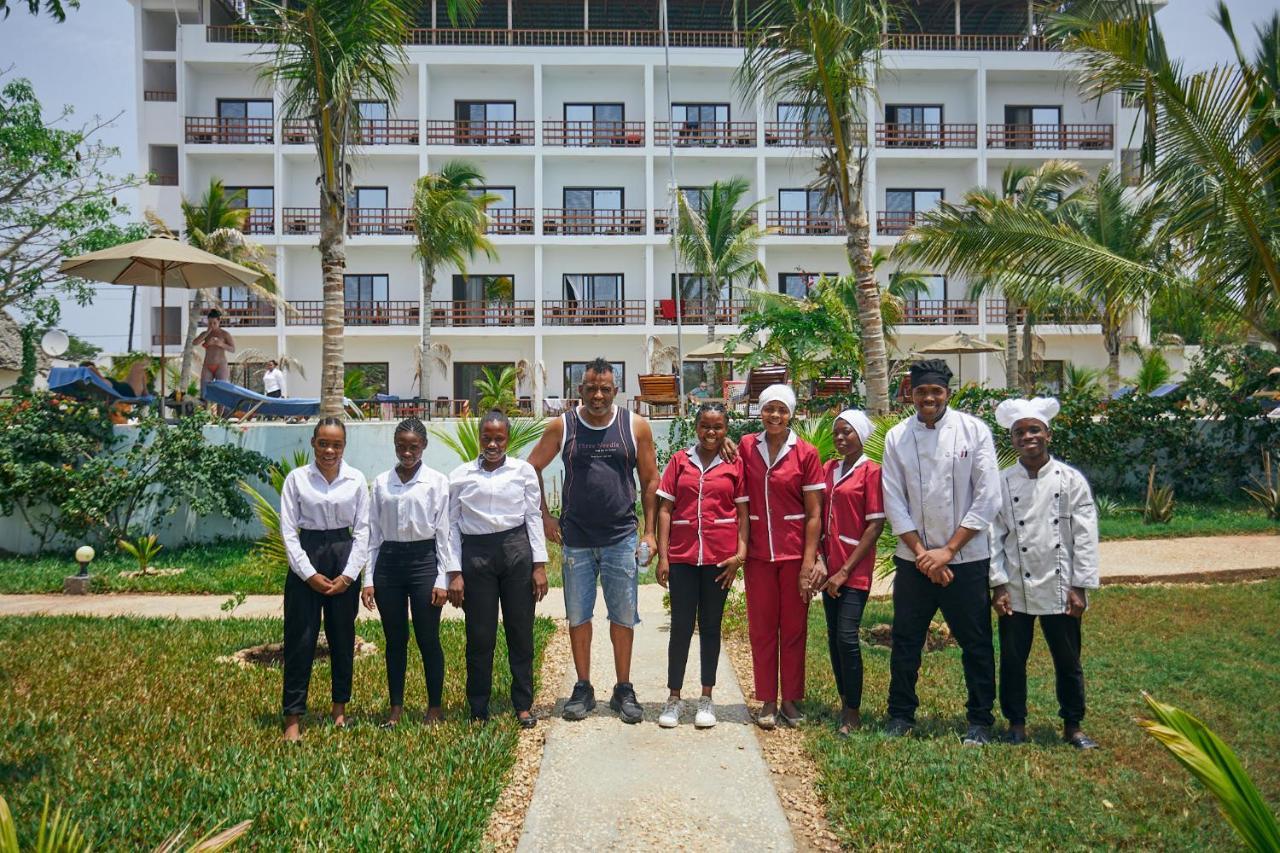 Malika Nungwi Hotel Buitenkant foto